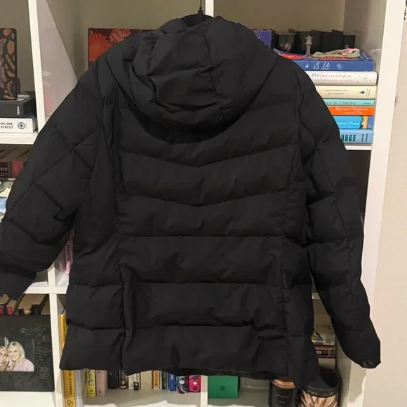 32 Degrees Black Puffer Jacket✨ - Picture 2 of 3